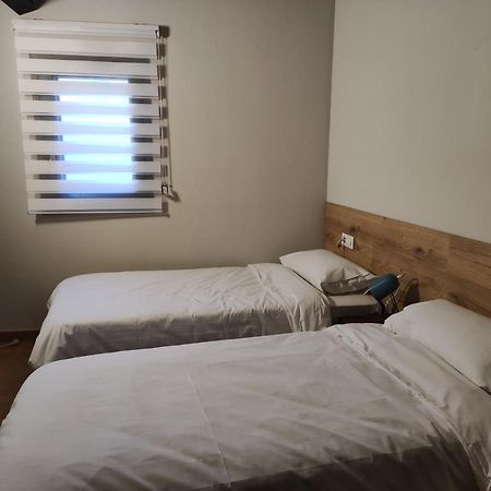 Apt 3 Atic Acollidor Al Centre De Vic - Aptgarbi المظهر الخارجي الصورة