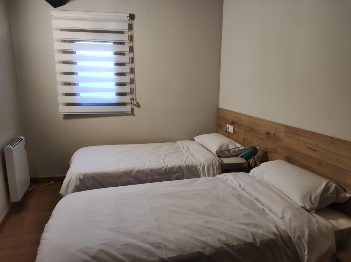 Apt 3 Atic Acollidor Al Centre De Vic - Aptgarbi المظهر الخارجي الصورة