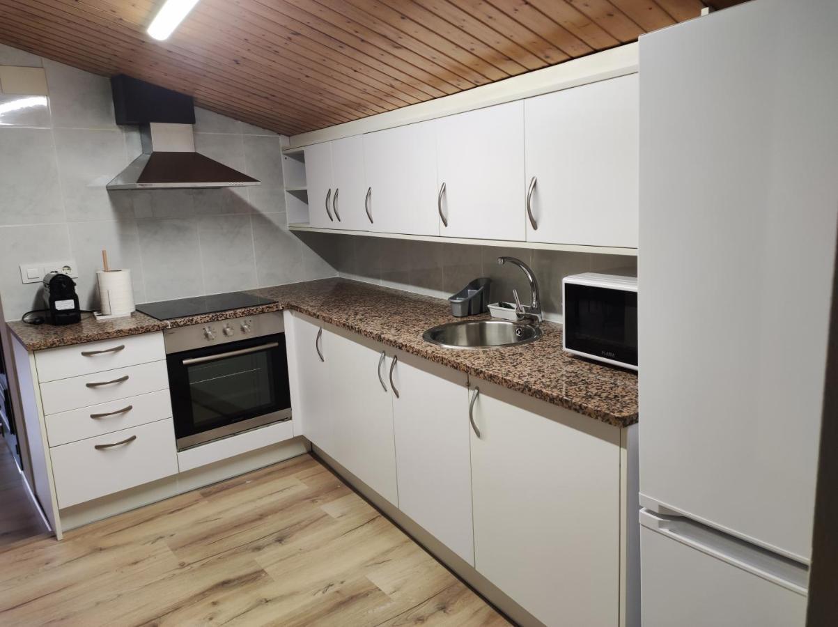 Apt 3 Atic Acollidor Al Centre De Vic - Aptgarbi المظهر الخارجي الصورة